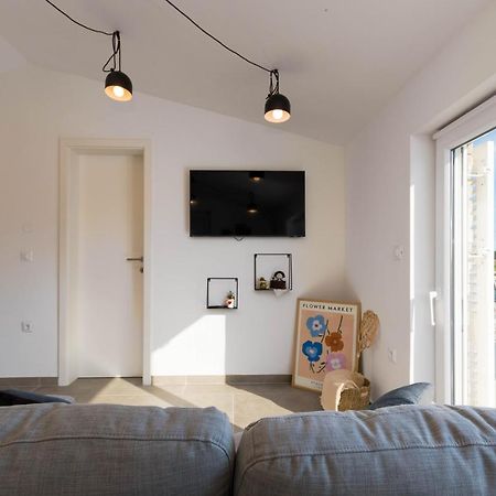 Apartment Eros Шишан Екстер'єр фото